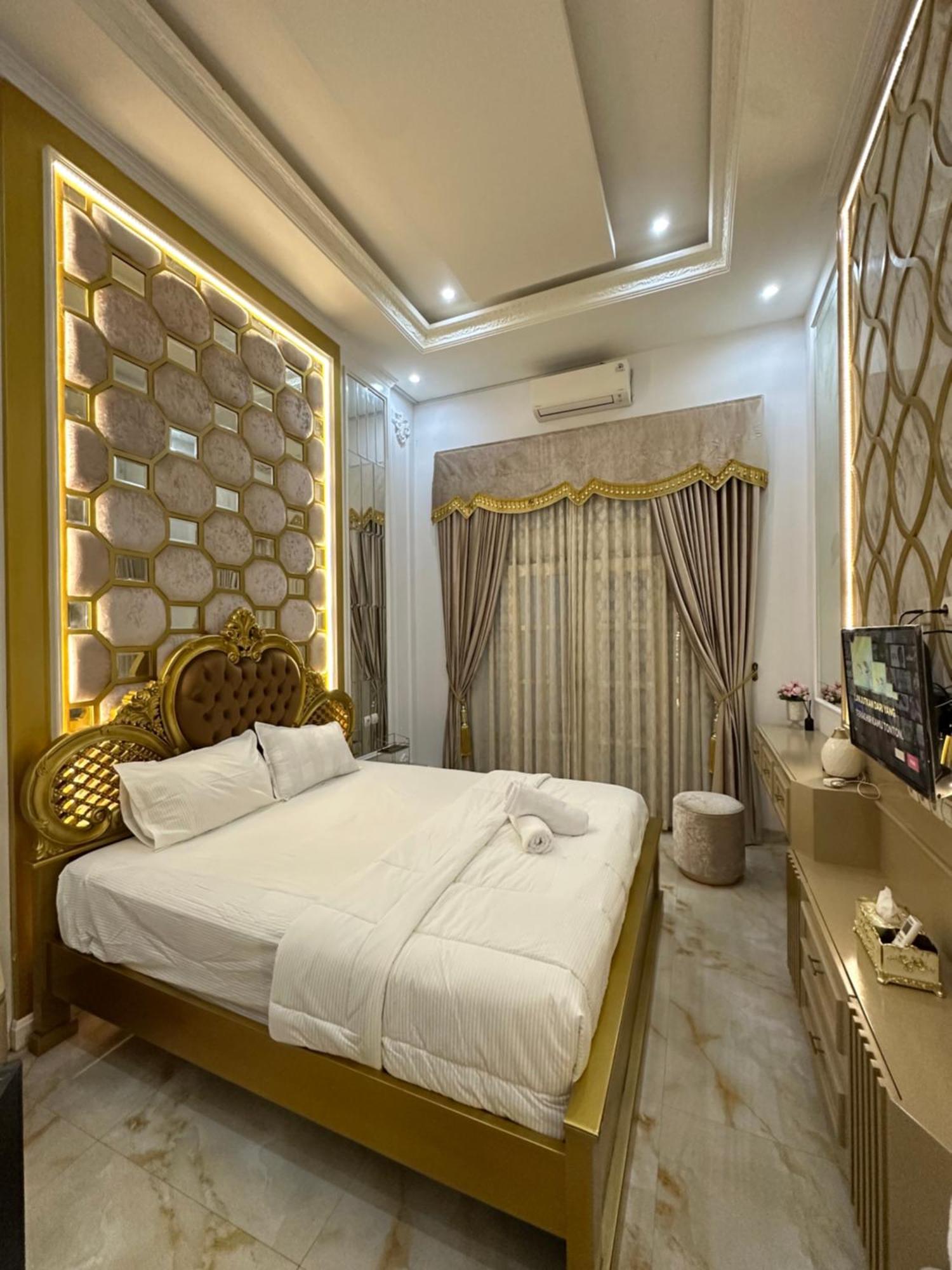 Villa Rumah Putih Jogja Γιογκιακάρτα Εξωτερικό φωτογραφία